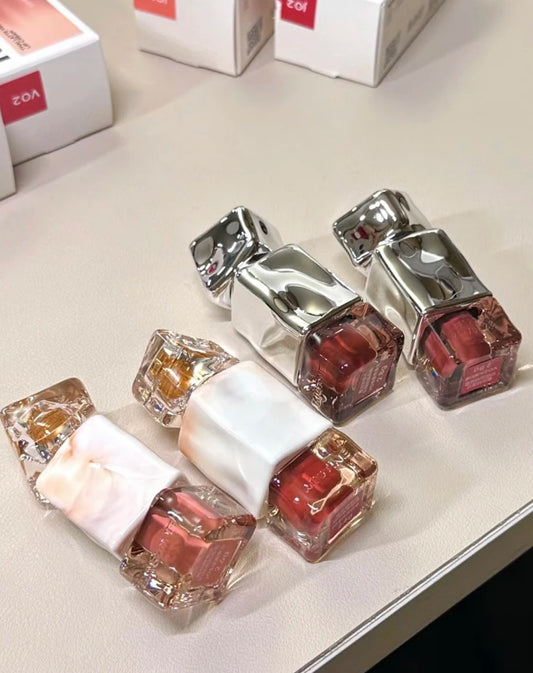 Glamorous Shiny Lipgloss