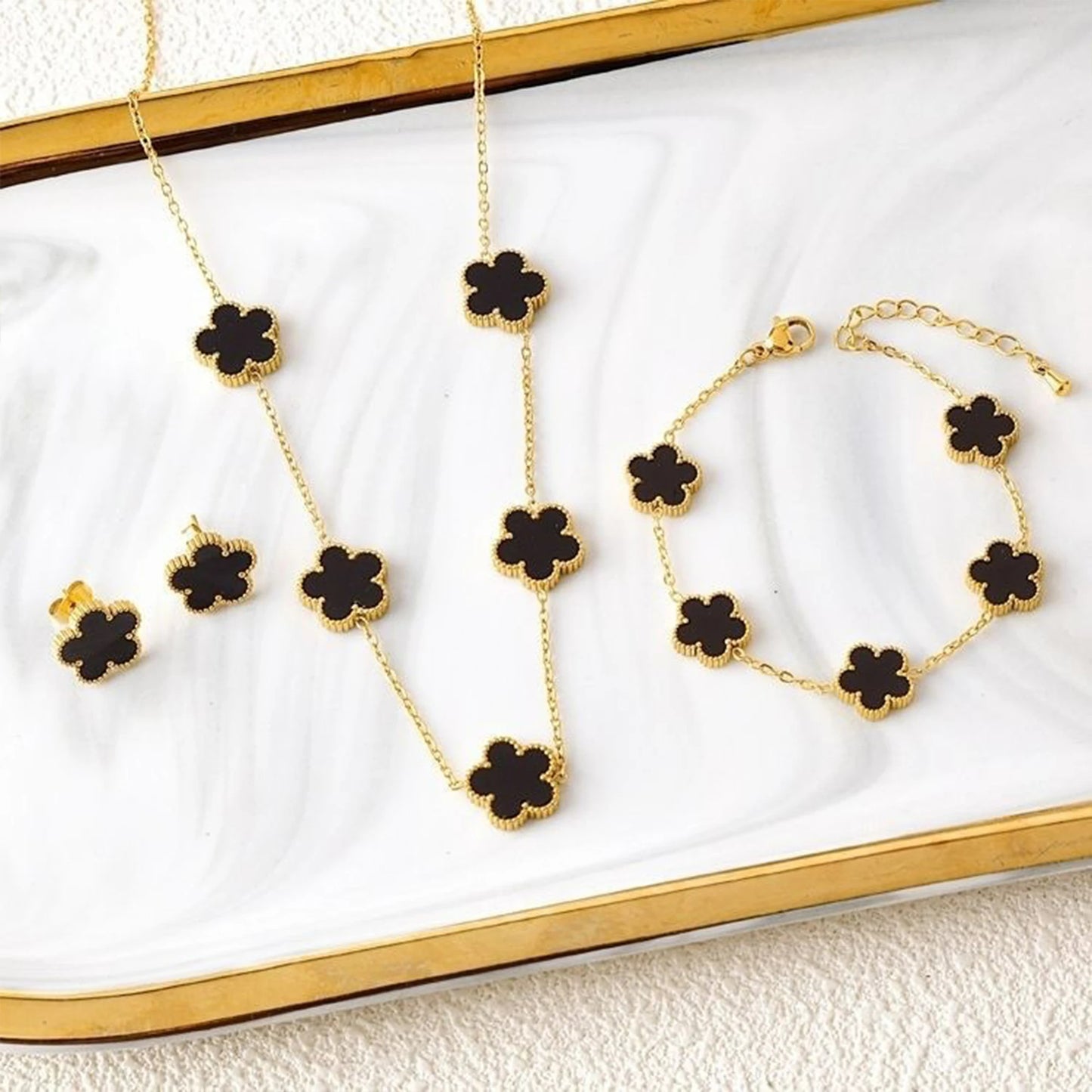 Elegant Clover Jewelry Set