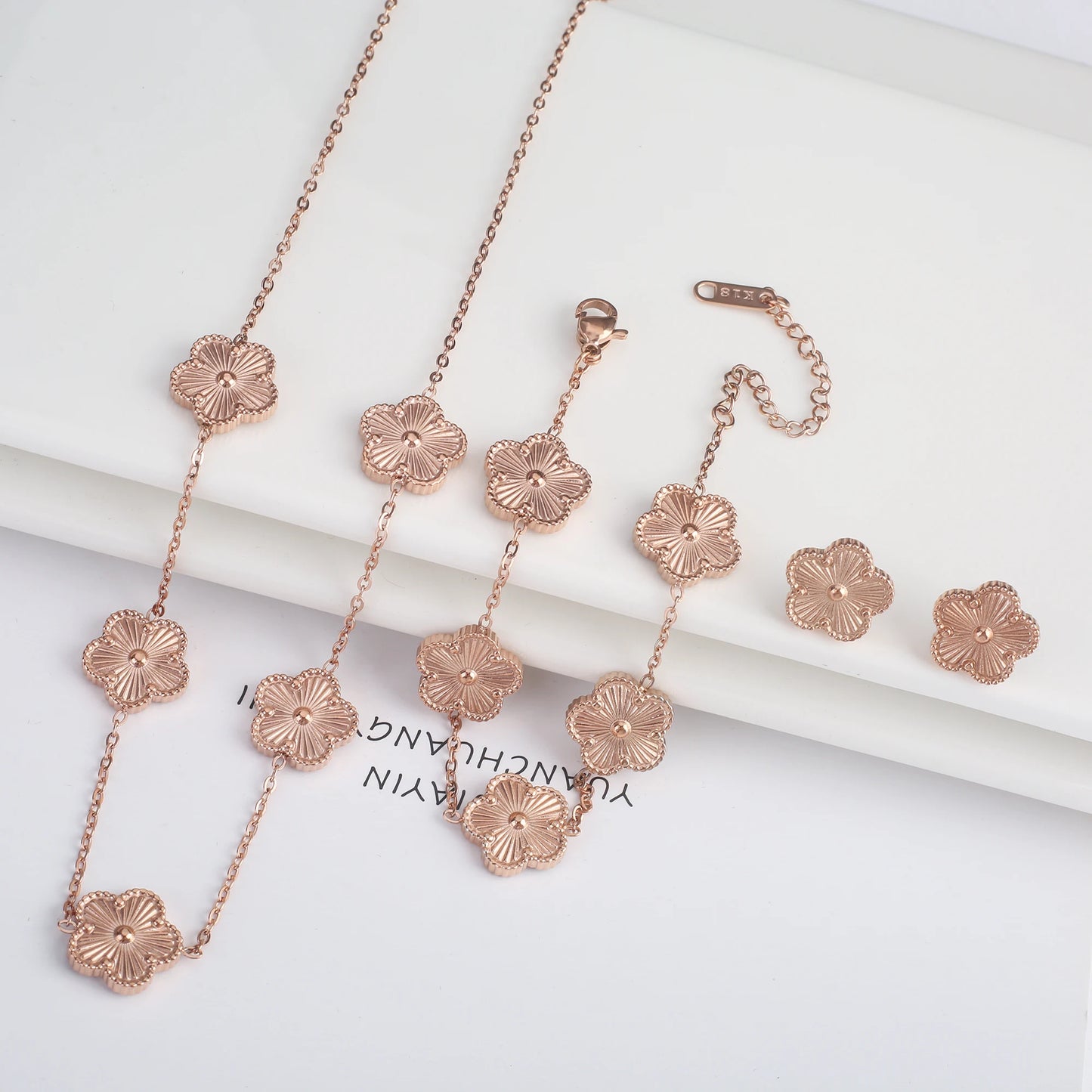 Elegant Clover Jewelry Set