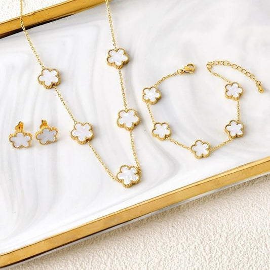 Elegant Clover Jewelry Set